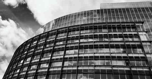 大力发展智能机器人辩论