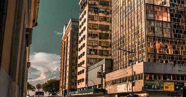 大力发展智能机器人辩论