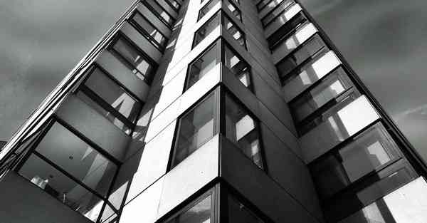 智能机器人融入生活中