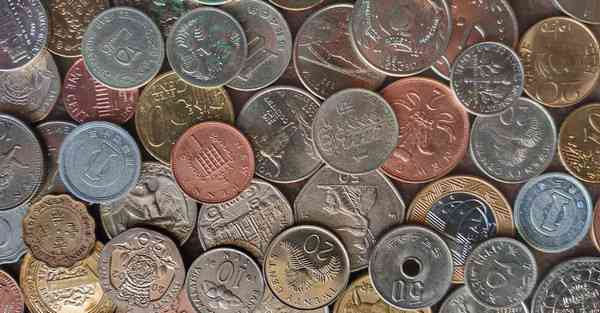 人工智能机器人和人谈恋爱