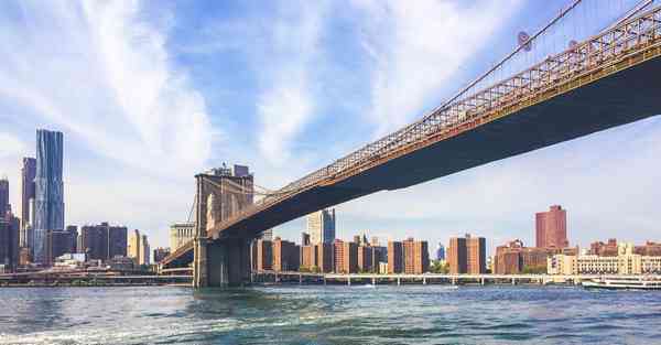 人工智能机器人和人谈恋爱