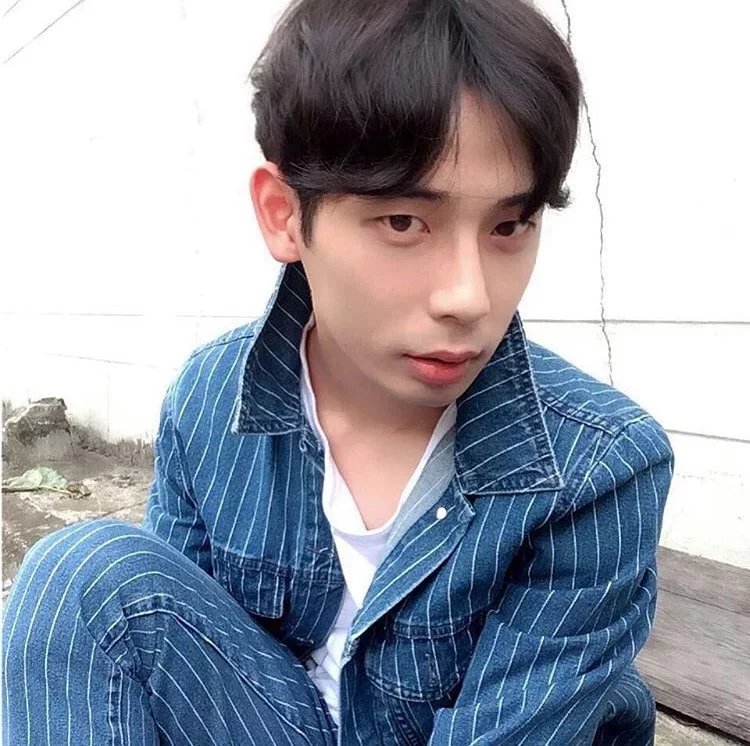 左琪发光