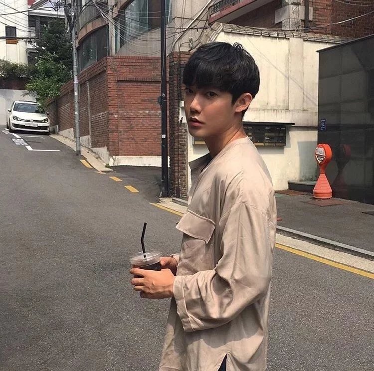 梁富以朗