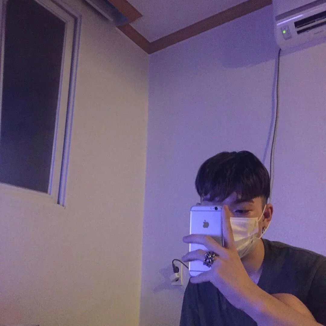 翁绍馥凝